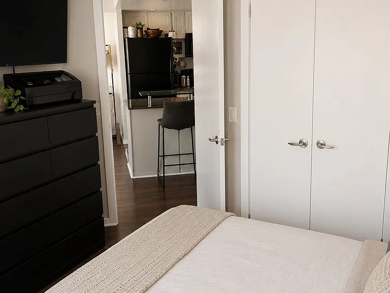 8 York St #1913 — Photo 12