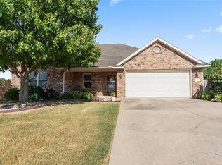 570 McKissic Spring Rd, Centerton, AR 72719