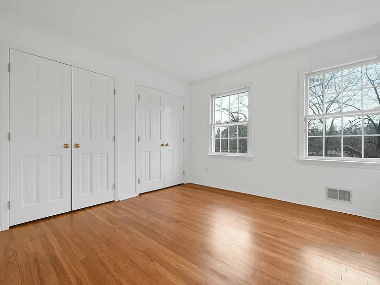 195 Elm Rd — Photo 32