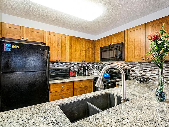 5th image of 75-6002 Alii Dr APT 3317