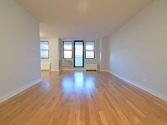 The Capri - Living Room - B Line