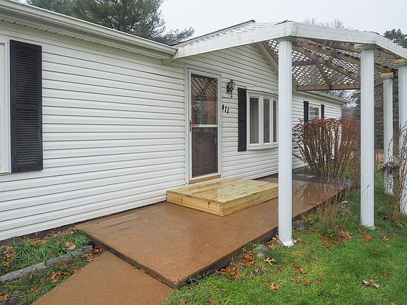 3rd image of 411 Upson Ln