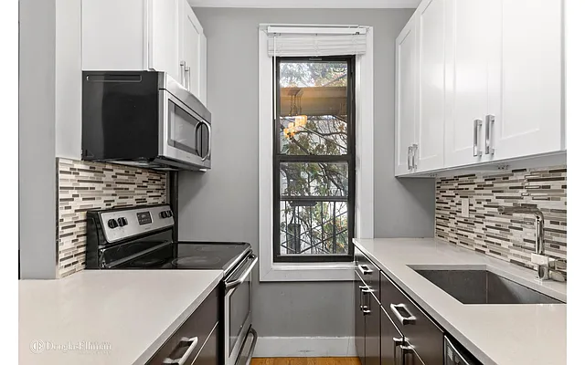 Sold by Douglas Elliman | media 8