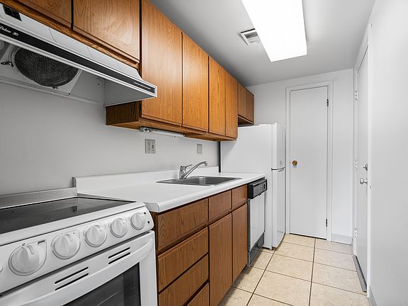 2nd image of 516 S Highland Ave APT 31