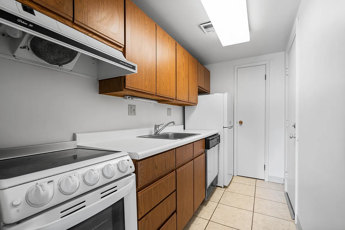 Building Photo - 516 S Highland Ave #31