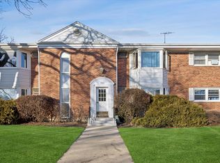 502 W Miner St APT 2A, Arlington Heights, IL 60005