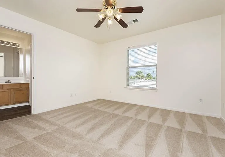 2130 Saint Lucia Calle — Photo 16