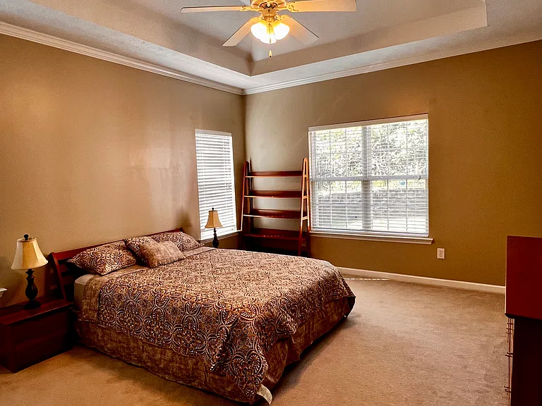 4046 Dowling Dr — Photo 8