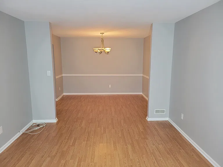 2904 Saxony Dr — Photo 9