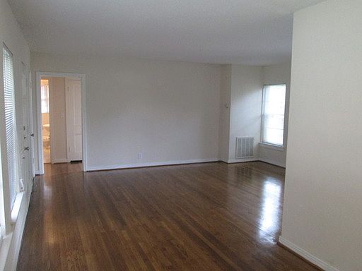 4th image of 5035 Birchman Ave