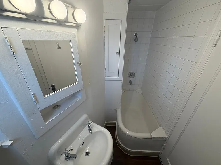 1028 West Augusta Avenue — Photo 10