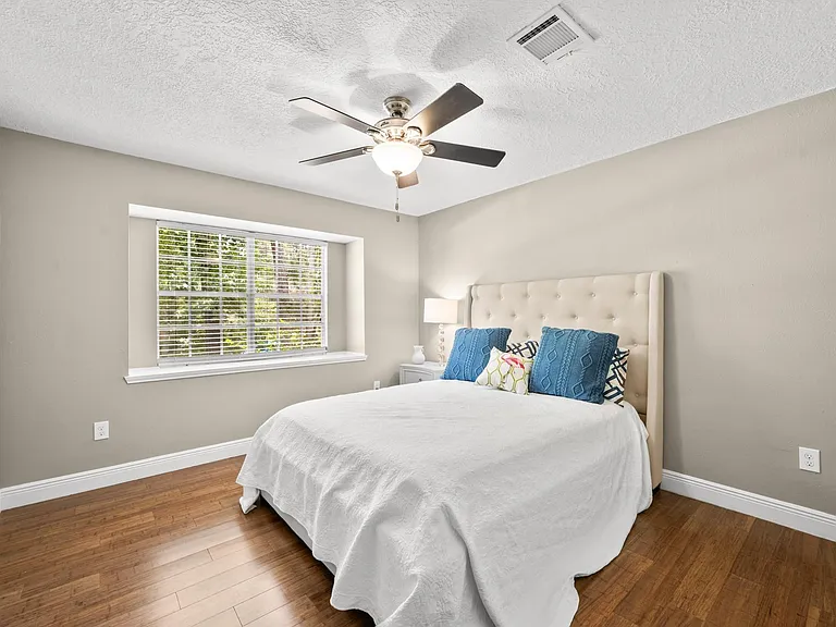 43 Hickory Oak Dr — Photo 40