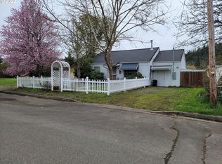 536 NE Howland St, Myrtle Creek, OR 97457