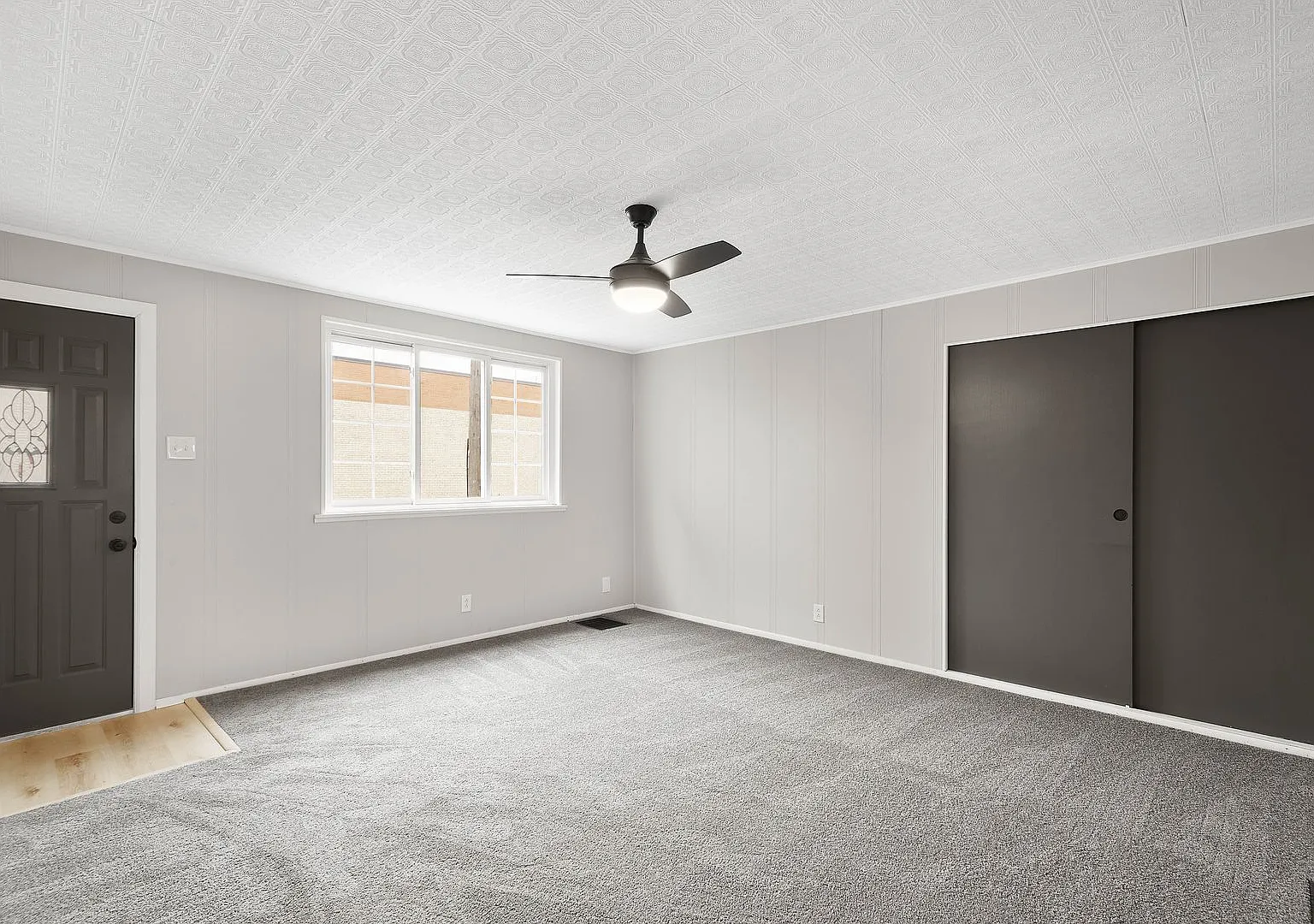 Beautiful 2 bedroom home in South Side Flats available October 1! — Photo 3