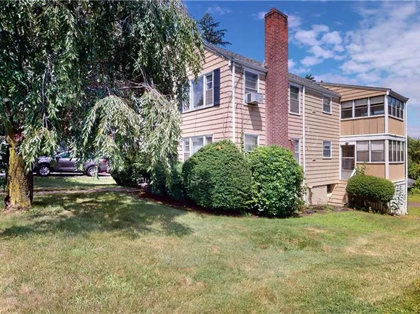 372 Quaker Lane South, West Hartford, CT 06119
