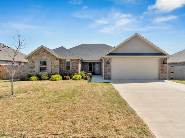 902 Sugar Pine St, Springdale, AR 72762