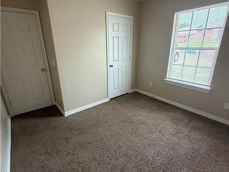 231-233 Graystone Cir — Photo 10