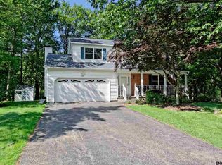 941 Douglas Ct, Niskayuna, NY 12309