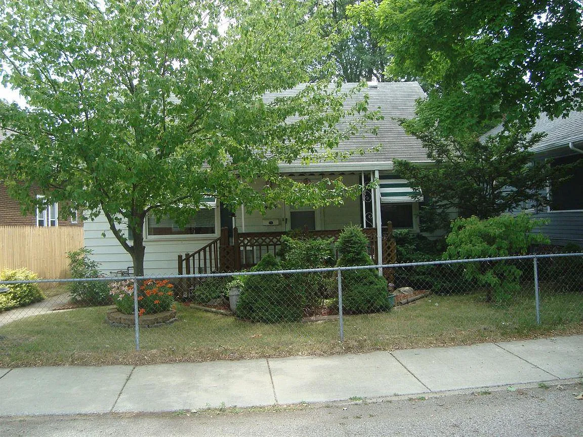 424 Hendricks St photo 1