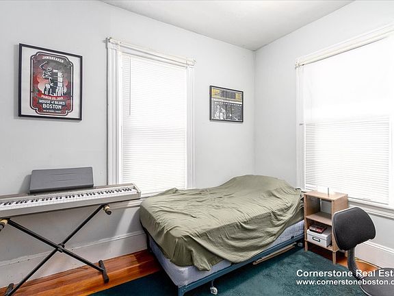 5th image of 142 Calumet St #1