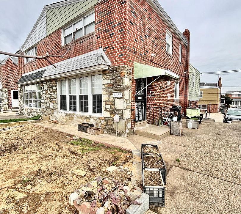 1st image of 1827 Arnold St