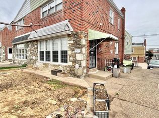 1827 Arnold St, Philadelphia, PA 19152