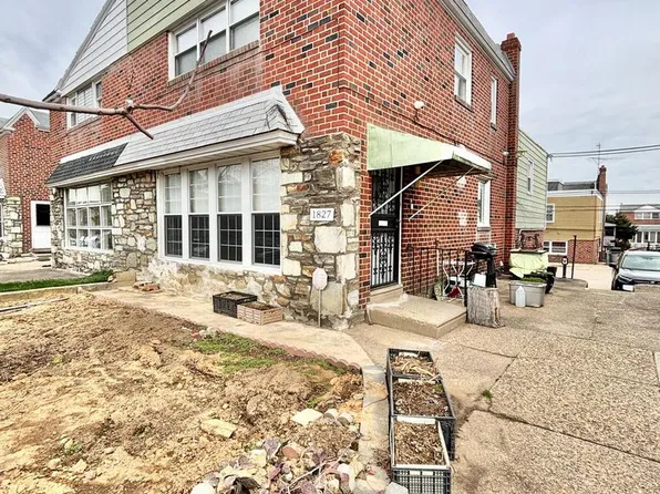 1827 Arnold St, Philadelphia, PA 19152