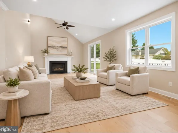 45 Davisville Rd, Southampton, PA 18966