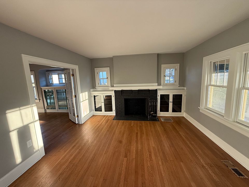 1st image of 132 Far Hills Ave