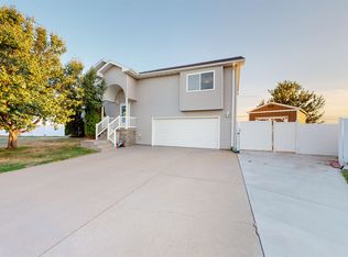 2 Willow Ln, Kearney, NE 68845