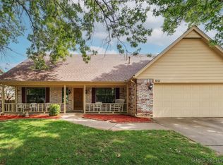 312 W Raleigh Pl, Broken Arrow, OK 74011