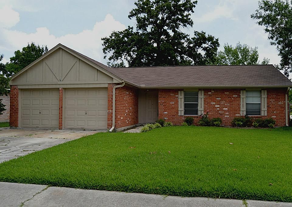 1st image of 16851 Glen Eagle Dr