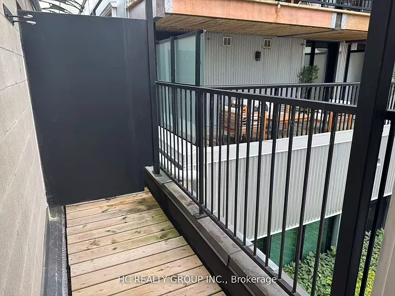 1606 Queen St E #3 — Photo 11