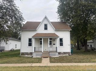 1031 N 1st St, Breese, IL