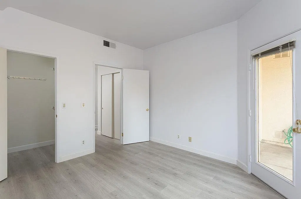 1 bed, 805 sqft, $2,389 — Photo 3