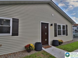 2545 Mountain Ln, Allentown, PA 18103