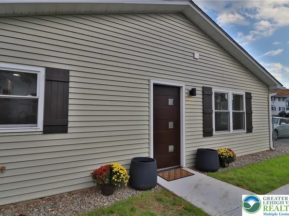 2545 Mountain Ln, Allentown, PA 18103