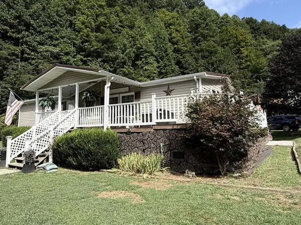 1091 Harman Fork Rd, Raven, VA 24639