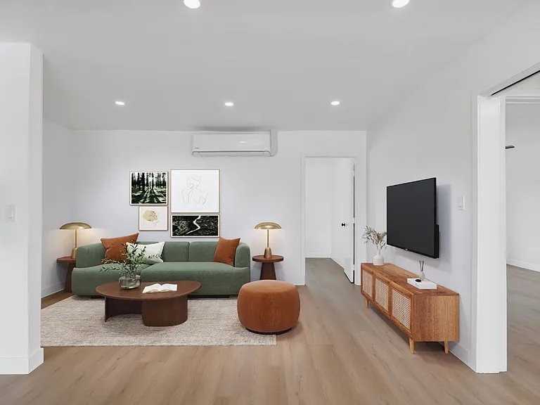 Green Hill Apartments — Photo 24