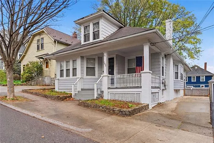 102 Overhill Rd — Photo 3