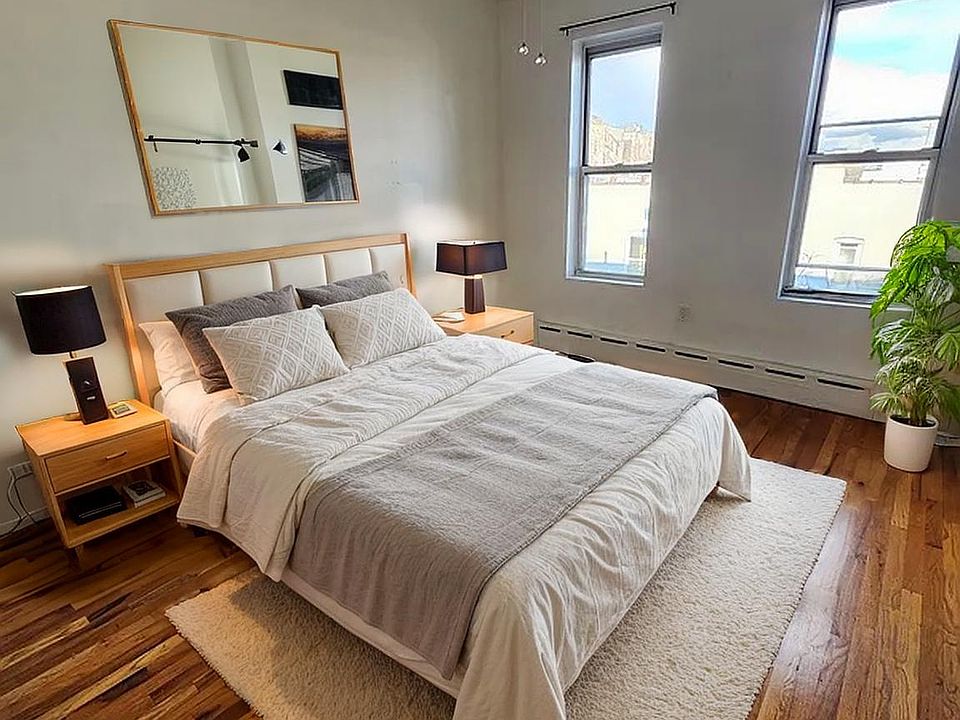 1st image of 35-07 Ditmars Blvd #3R