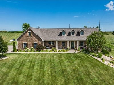 7448 Prairie View Ln, Dubuque, IA, 52003