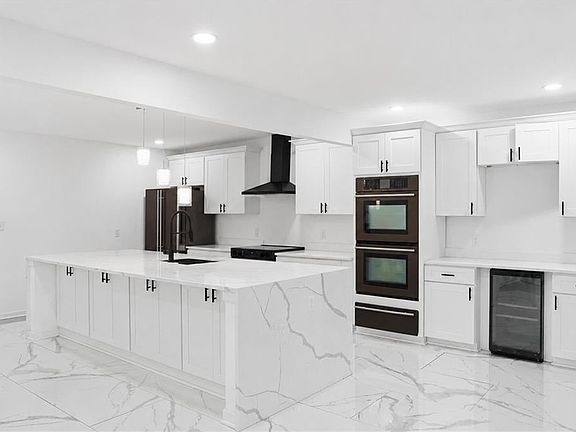 3rd image of 845 N King St