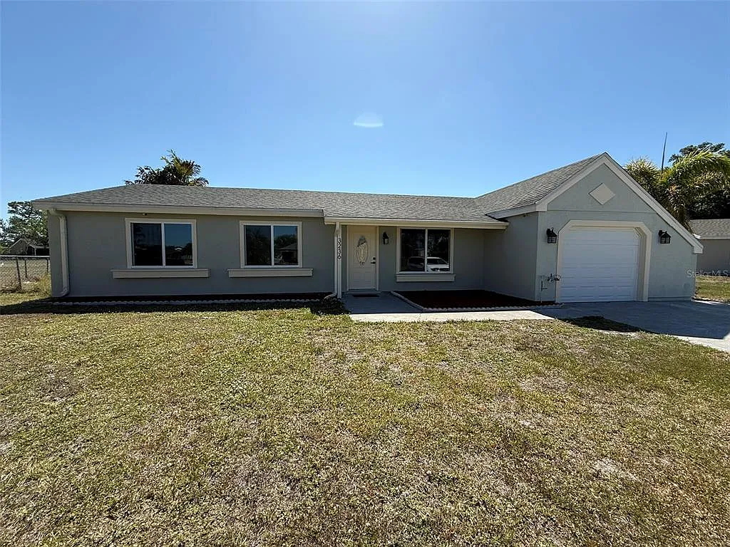 4 bed, 2.0 bath, 1657 sqft, $1,795 — Photo 2