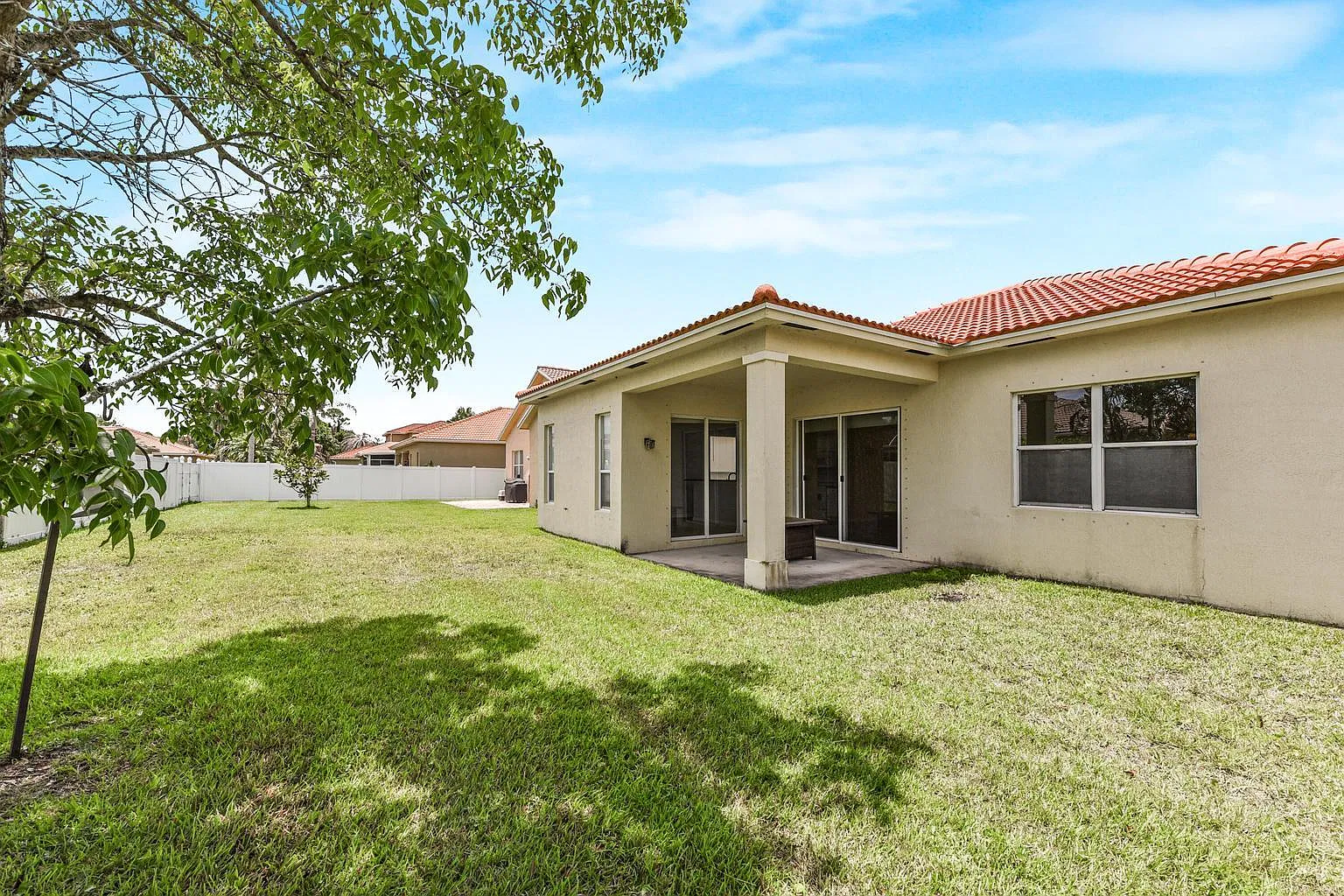 3 bed, 2.0 bath, 1513 sqft, $1,995 — Photo 4