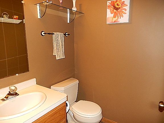 2nd image of 8101 Mallow Dr
