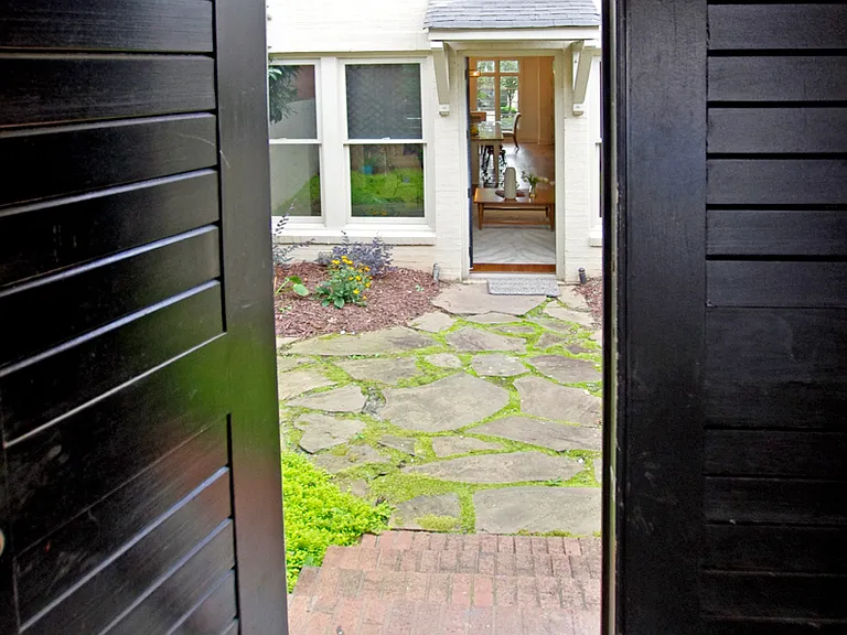 484 Bartram St SE — Photo 36