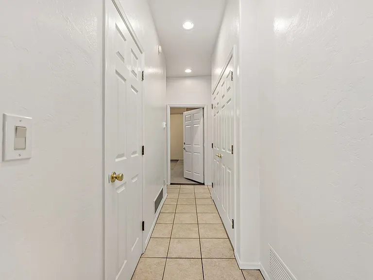 1317 N Howard Blvd — Photo 20