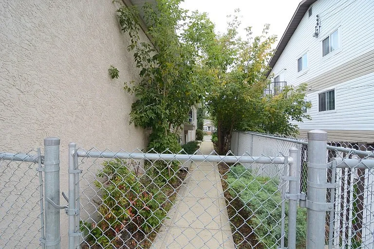 4819 55th St #1A — Photo 3