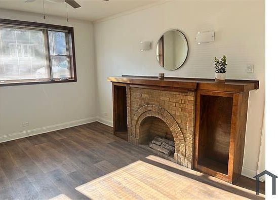 1st image of 4034 W Ainslie St #G